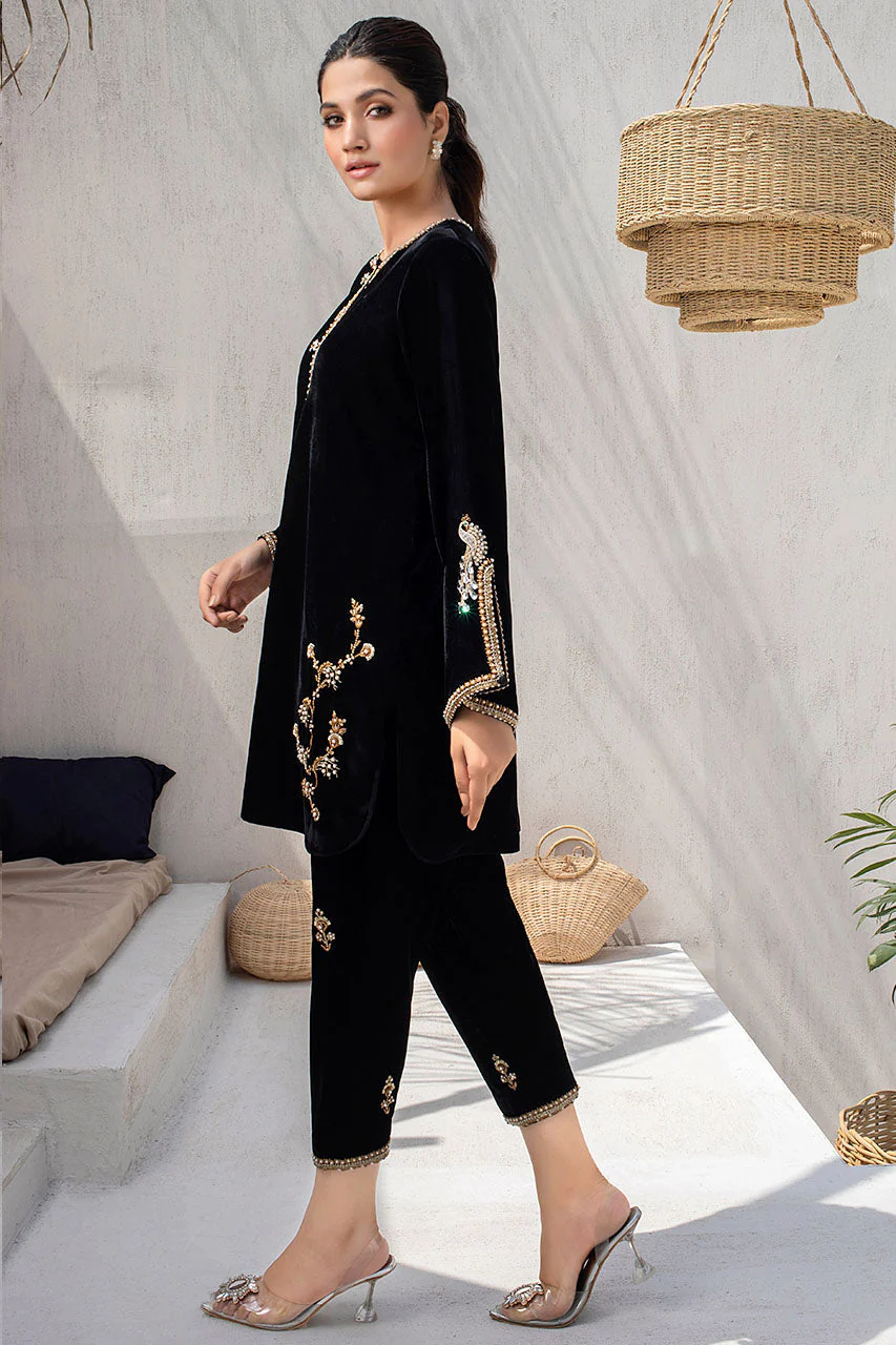 Black Embellished Velvet Kurta With Tassle Detailing - Image 3