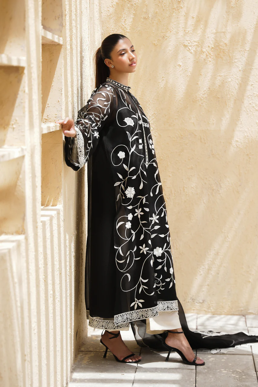 Fia (B) - Image 2