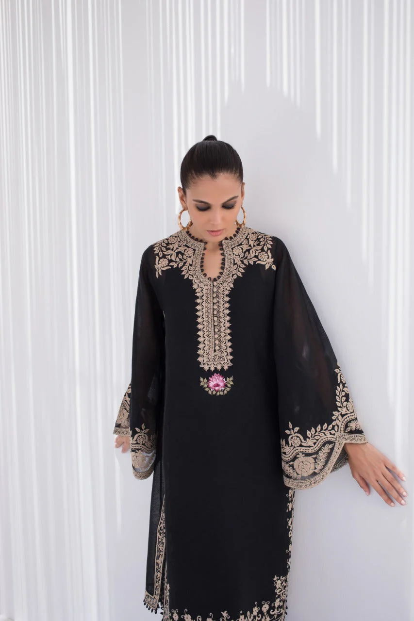 Khaddi Corduroy Embroidered Kurta - Image 7