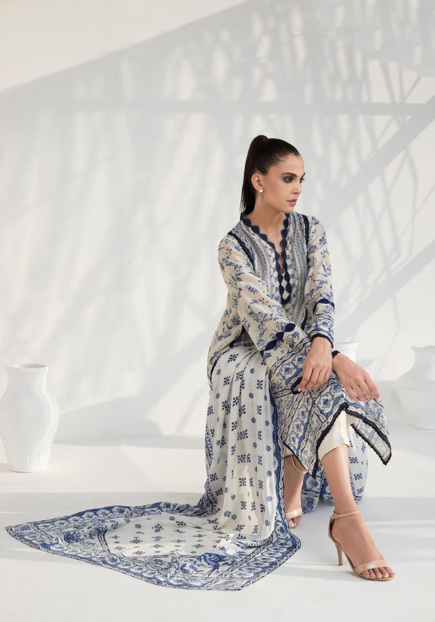 Khaddi Silk Kurta And Trouser With Dupatta - Image 4