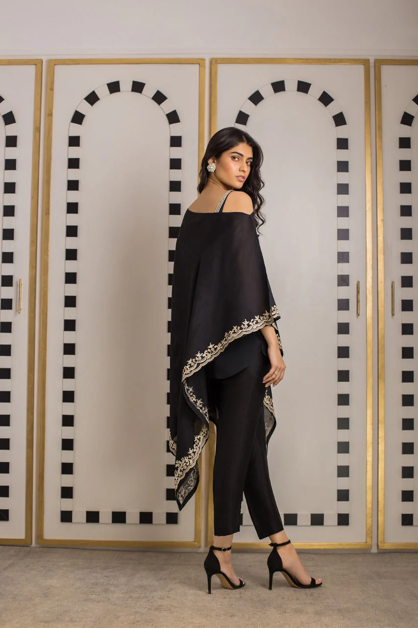 Off Shoulder Asymmetrical Top With trousers - Image 3